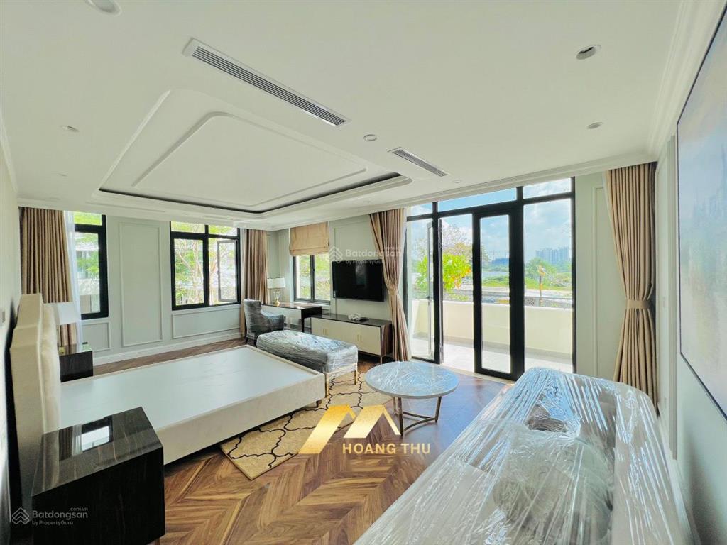 Chính chủ bán căn biệt thự vinhomes ba son q1  dt 225m2  nhà thô đã có sổ đỏ