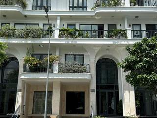 Cho thuê nhà full nội thất ở 33 triệu / tháng  nhà có thang máy 37 triệu / tháng tại vạn phúc city