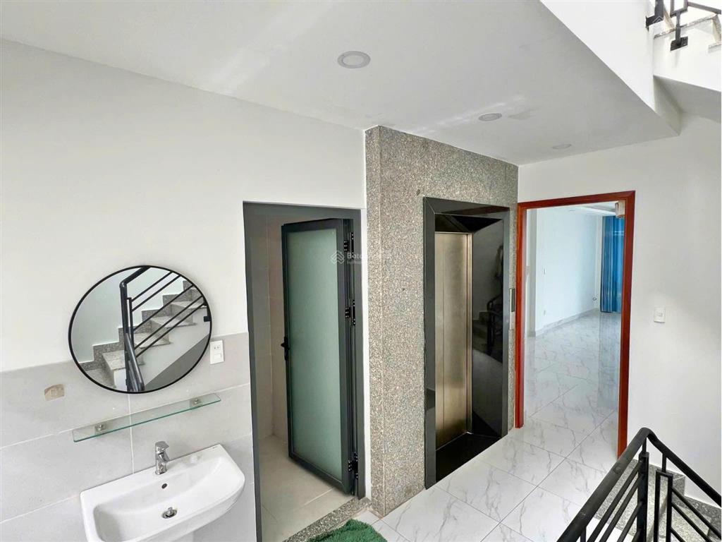 Nhà ngộp giá tốt cần bán gấp, nhà mặt tiền nguyễn thị nhung kđt vạn phúc city