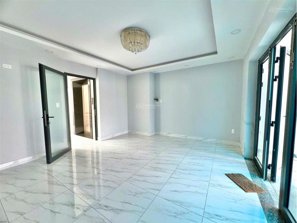 Nhà ngộp giá tốt cần bán gấp, nhà mặt tiền nguyễn thị nhung kđt vạn phúc city