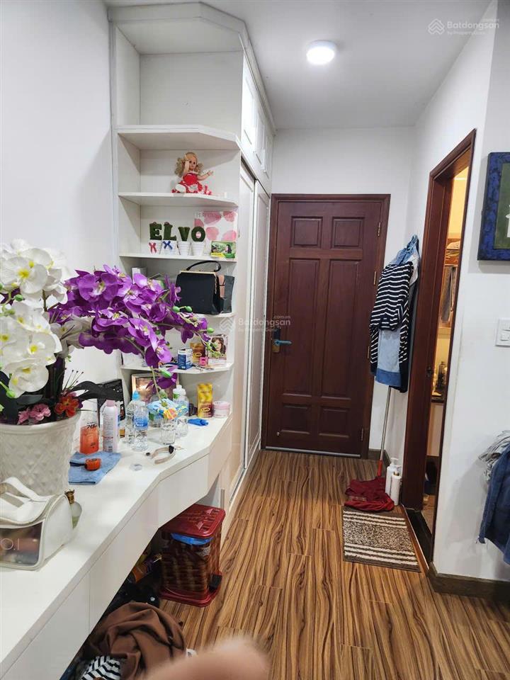 Nhà hoàn thiện cao cấp thang máy, vị trí đẹp tại vạn phúc city, giá ngộp cần bán gấp