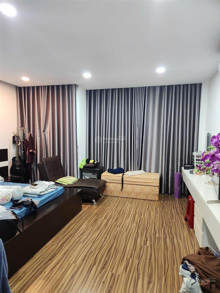 Nhà hoàn thiện cao cấp thang máy, vị trí đẹp tại vạn phúc city, giá ngộp cần bán gấp