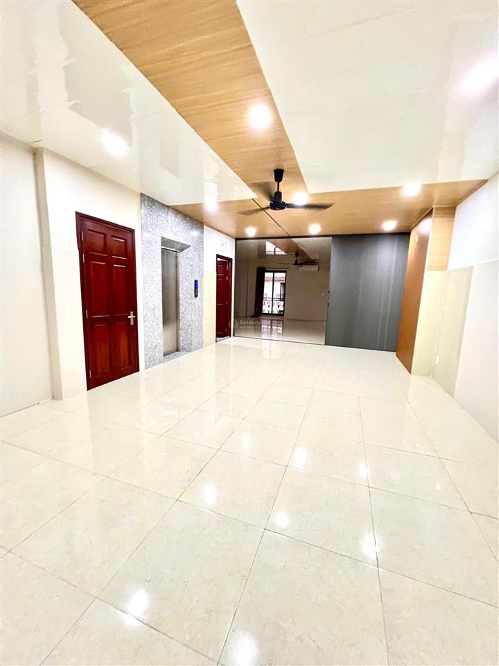 Văn phòng 7x20m  100m² sử dụng cần cho thuê gấp tại vạn phúc city