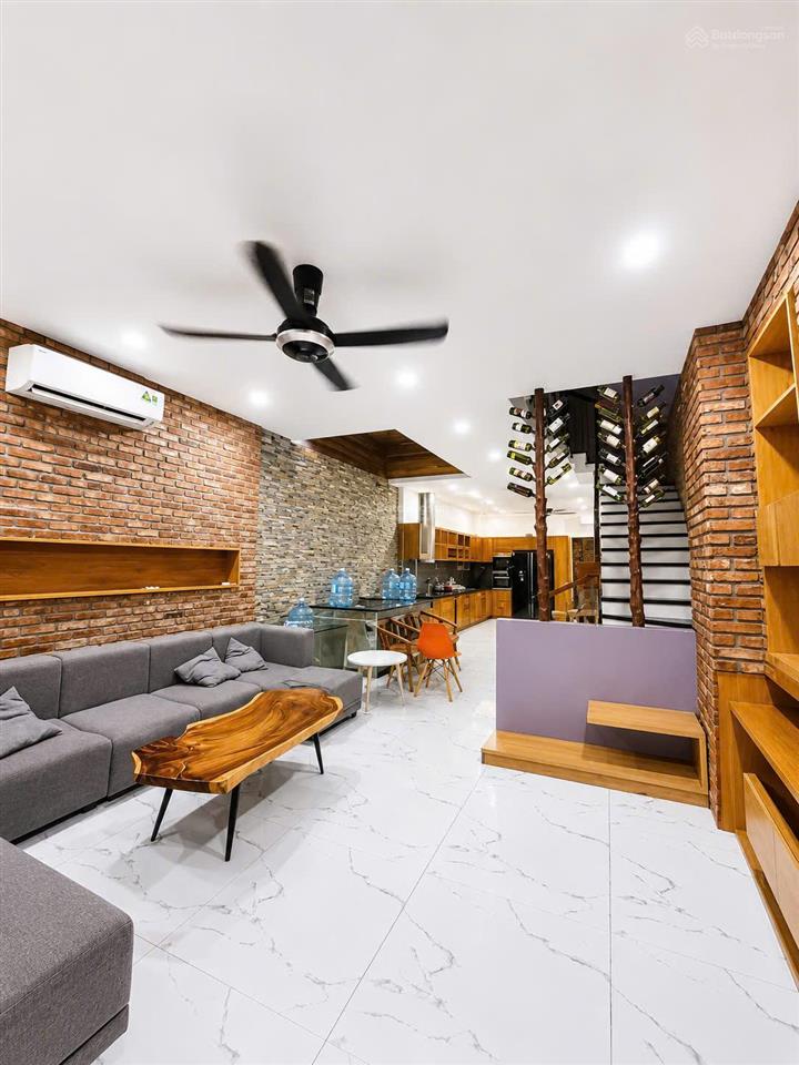 Nhà hoàn thiện full nội thất 1 hầm 4 lầu cần cho thuê gấp, giá tốt nhà đẹp tại vạn phúc city
