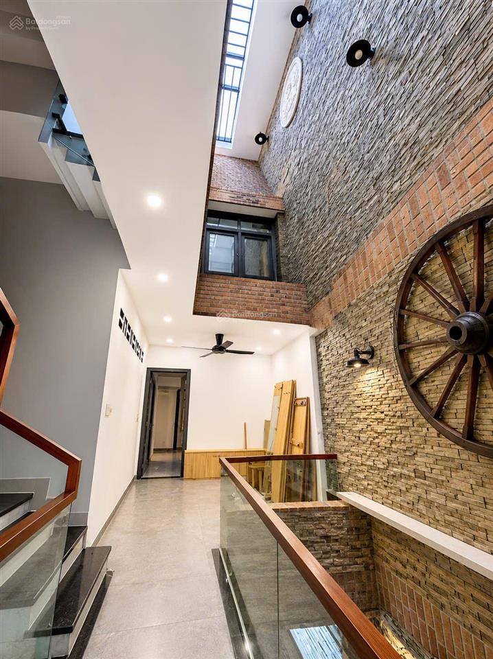 Nhà hoàn thiện full nội thất 1 hầm 4 lầu cần cho thuê gấp, giá tốt nhà đẹp tại vạn phúc city