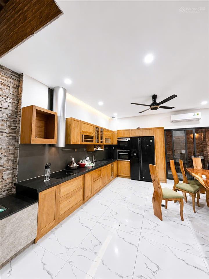 Nhà hoàn thiện full nội thất 1 hầm 4 lầu cần cho thuê gấp, giá tốt nhà đẹp tại vạn phúc city