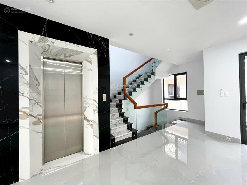 Tòa nhà văn phòng tại vạn phúc city cho thuê, dt 7x21m nhà 1 hầm 5 tầng  750m² sàn