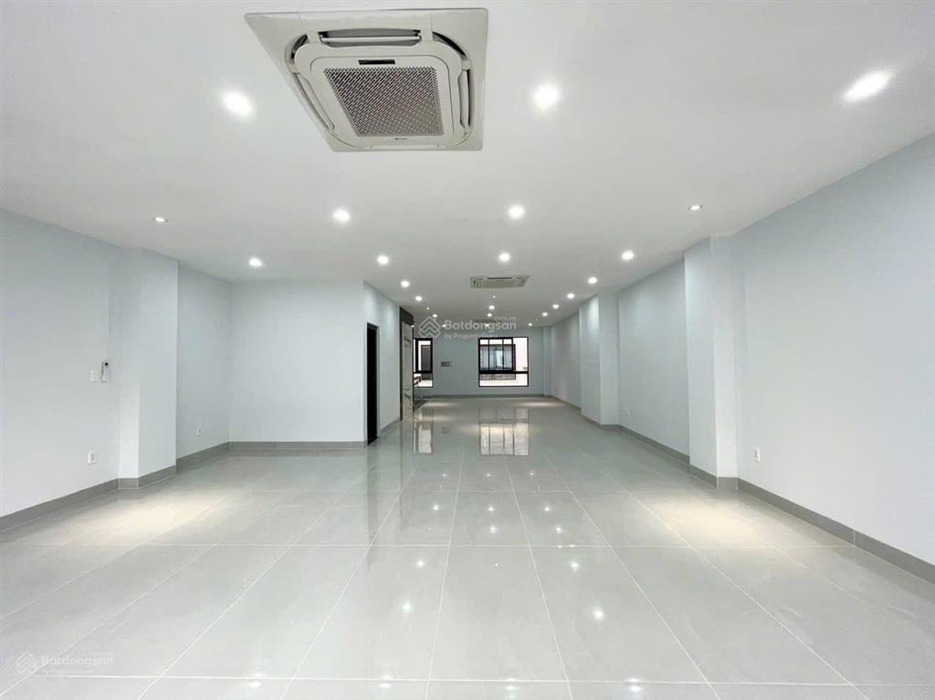 Tòa nhà văn phòng tại vạn phúc city cho thuê, dt 7x21m nhà 1 hầm 5 tầng  750m² sàn