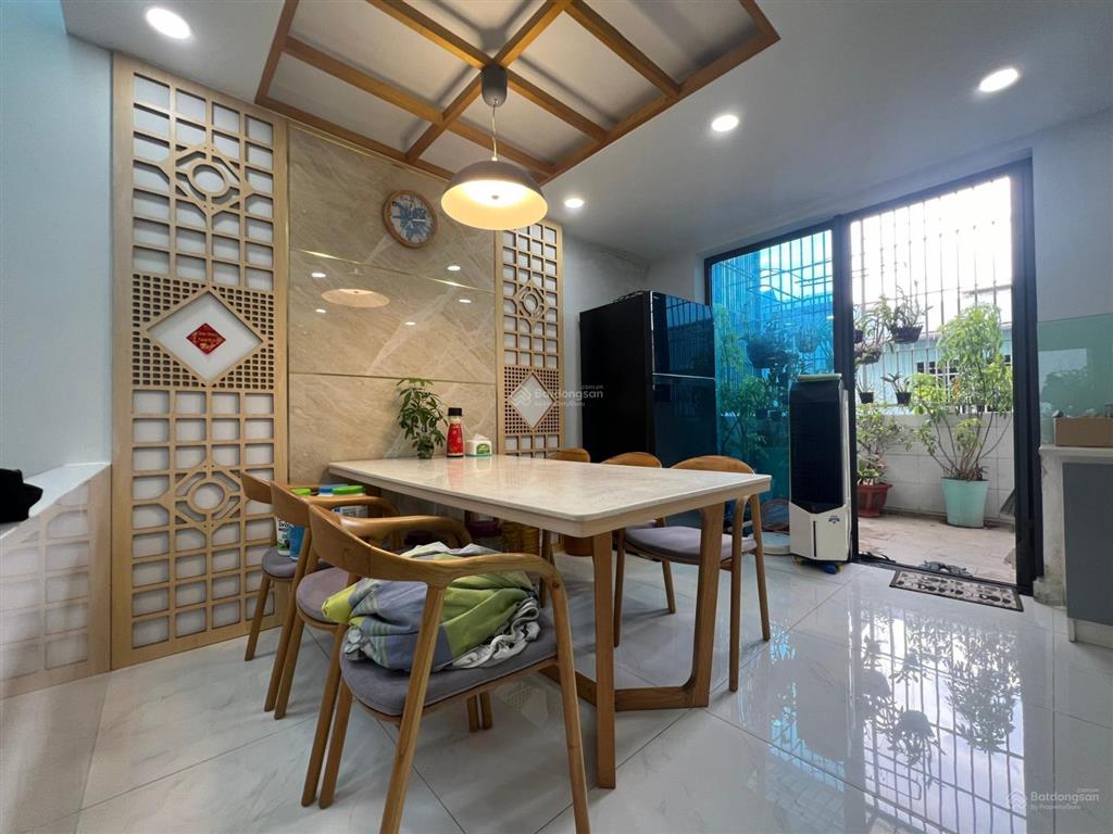Cho thuê nhà full nội thất ở kết hợp văn phòng tại vạn phúc city, dt 5x22m nhà 1 hầm 4 lầu