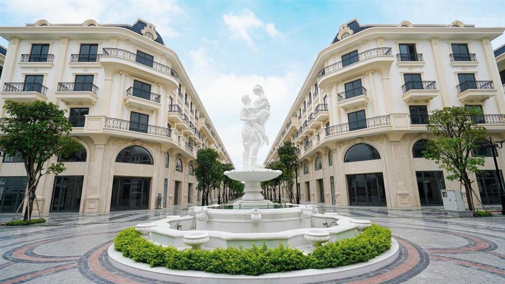 Chủ ngộp bank cần bán nhà khu royal vạn phúc, dt 7x22m nhà 1 hầm 5 lầu