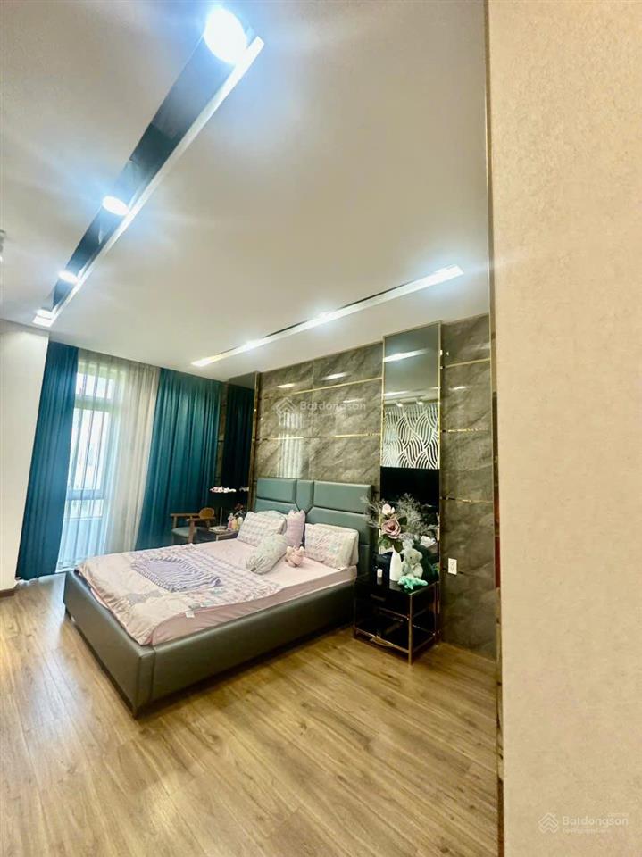 Căn góc thông hành vị trí đẹp, nhà nội thất cao cấp, cần bán giá tốt tại vạn phúc city