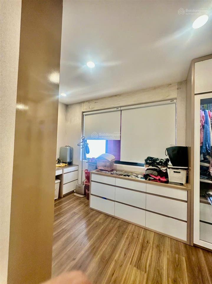 Căn góc thông hành vị trí đẹp, nhà nội thất cao cấp, cần bán giá tốt tại vạn phúc city