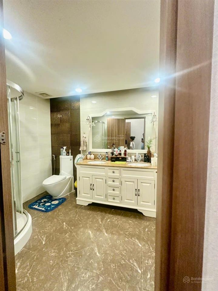 Căn góc thông hành vị trí đẹp, nhà nội thất cao cấp, cần bán giá tốt tại vạn phúc city