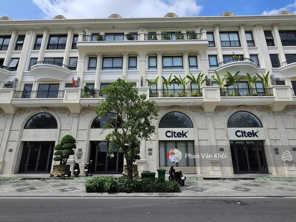 Cho thuê nhà đường 41 kdt vạn phúc city, dt 7x20m, 1 hầm 5 tầng, thang máy