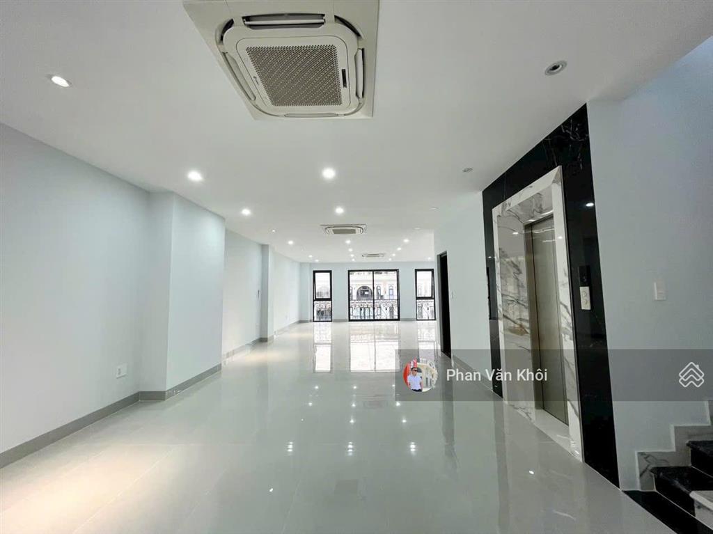Cho thuê tòa nhà văn phòng dt 7x21m, nhà 1 hầm 5 lầu  800m2 sàn tại vạn phúc