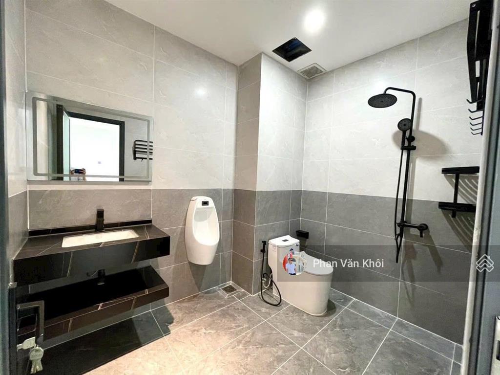 Cho thuê tòa nhà văn phòng dt 7x21m, nhà 1 hầm 5 lầu  800m2 sàn tại vạn phúc