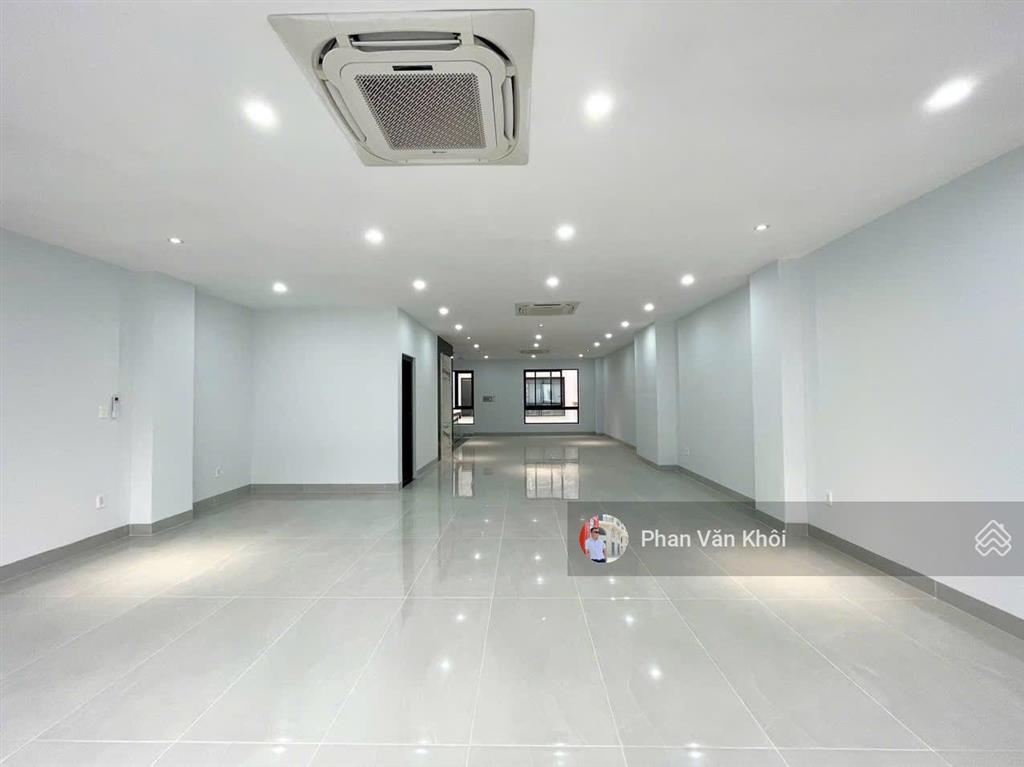 Cho thuê tòa nhà văn phòng dt 7x21m, nhà 1 hầm 5 lầu  800m2 sàn tại vạn phúc