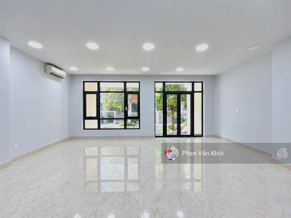 Văn phòng 1 trệt 1 lầu dt 7x17m có 170m2 sàn  giá cho thuê tốt tại đường số 2 vạn phúc city