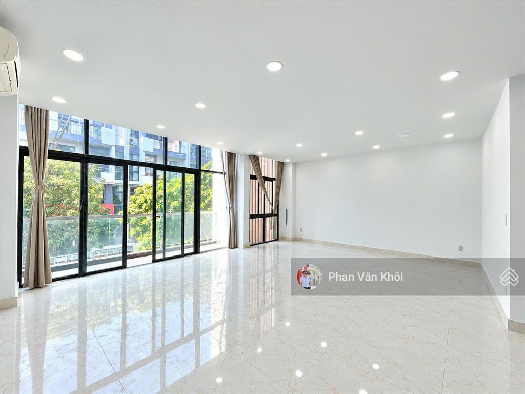 Văn phòng 1 trệt 1 lầu dt 7x17m có 170m2 sàn  giá cho thuê tốt tại đường số 2 vạn phúc city