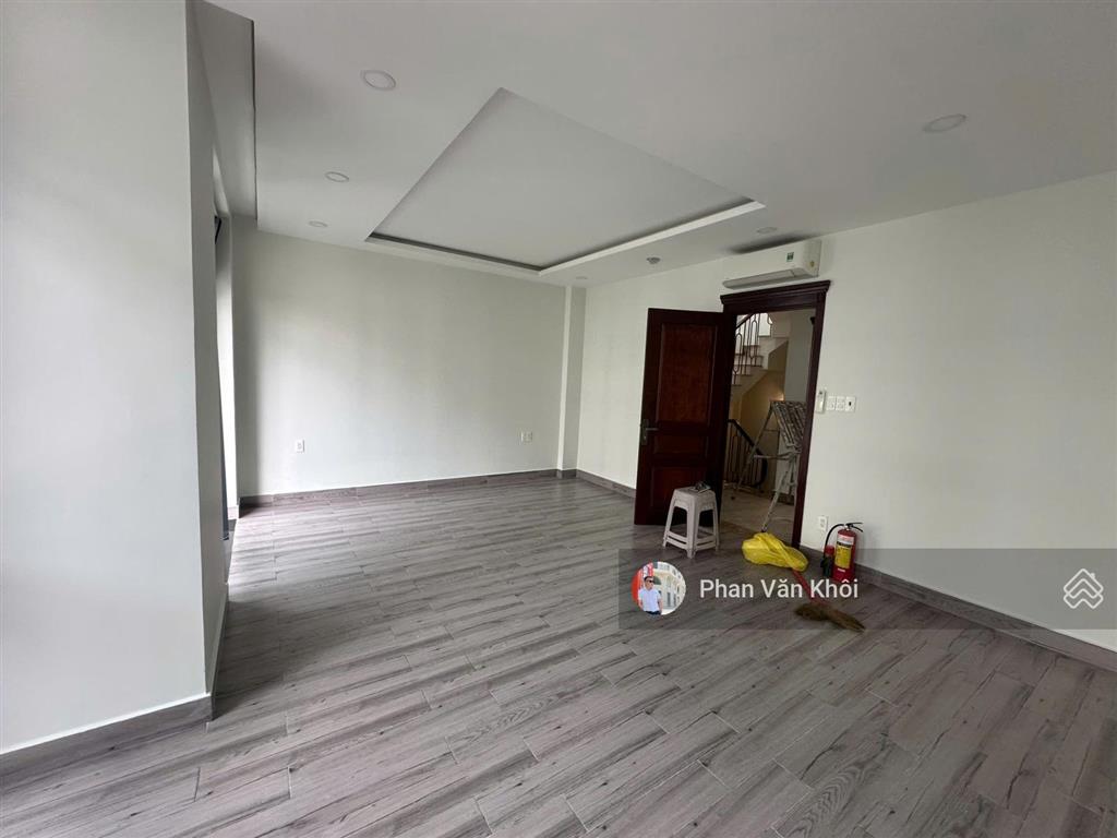 Cho thuê văn phòng tầng 2, nguyên sàn có 2 phòng  tại vạn phúc city