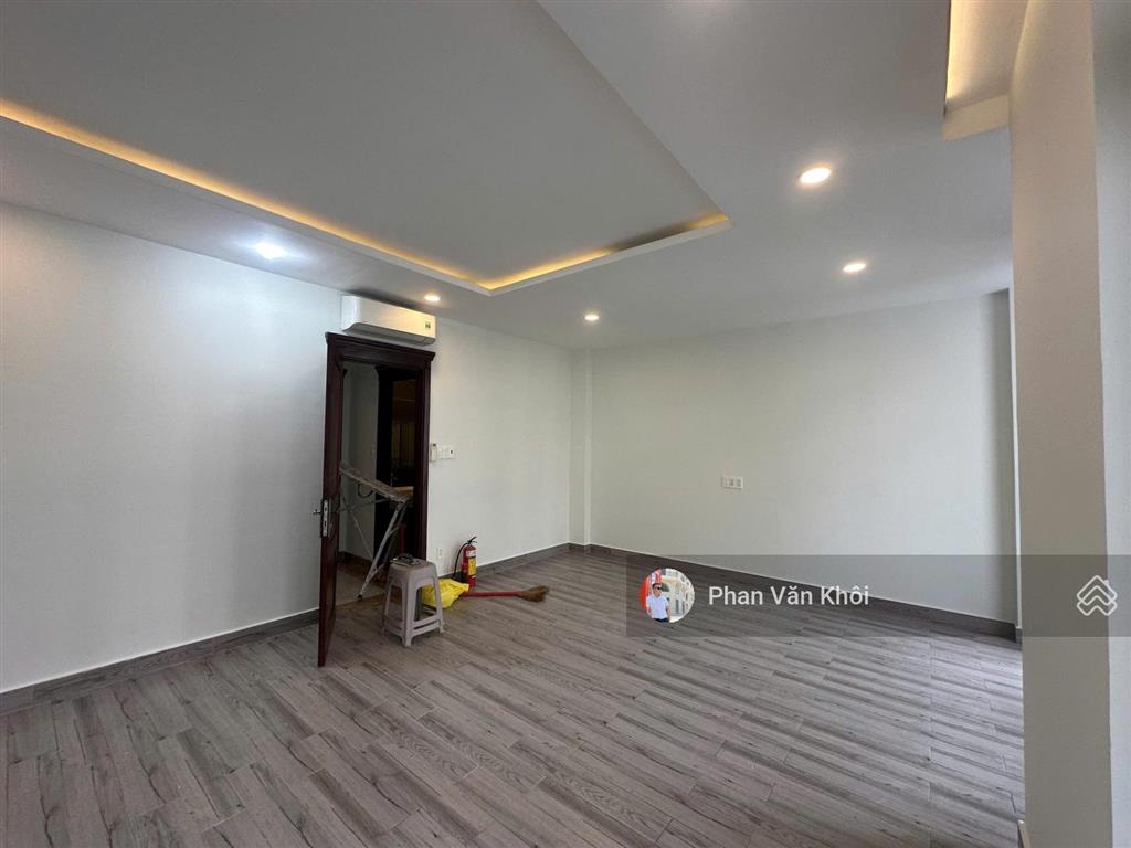 Cho thuê văn phòng tầng 2, nguyên sàn có 2 phòng  tại vạn phúc city