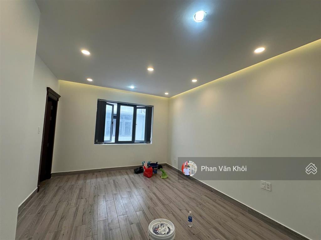 Cho thuê văn phòng tầng 2, nguyên sàn có 2 phòng  tại vạn phúc city