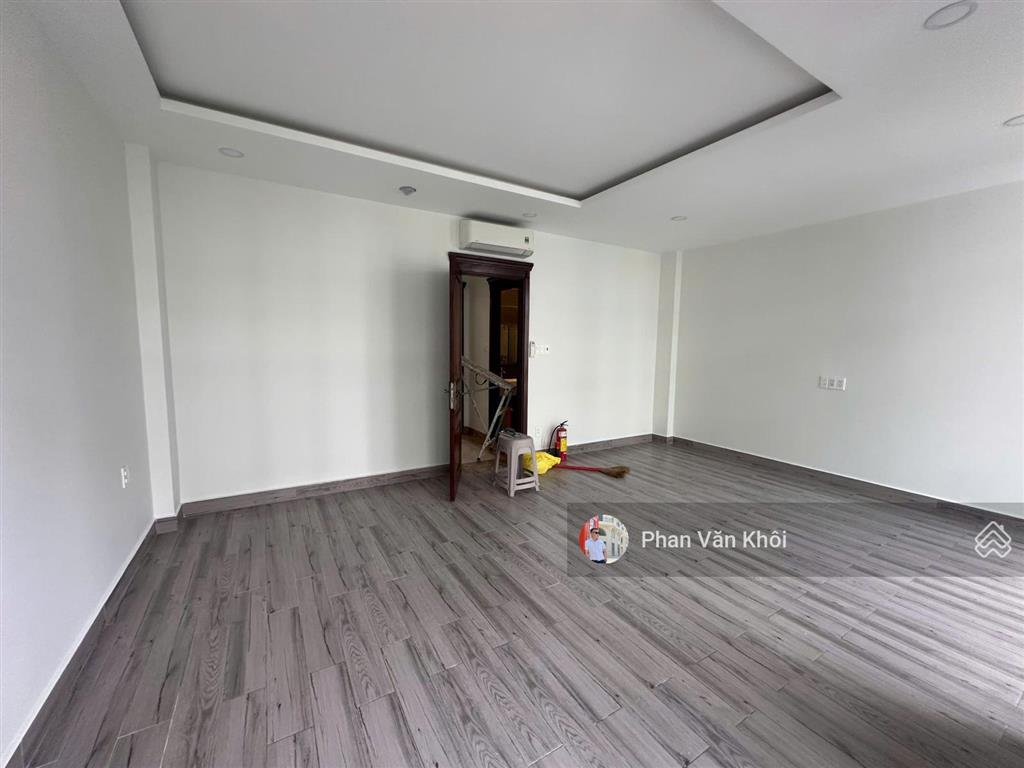 Cho thuê văn phòng tầng 2, nguyên sàn có 2 phòng  tại vạn phúc city
