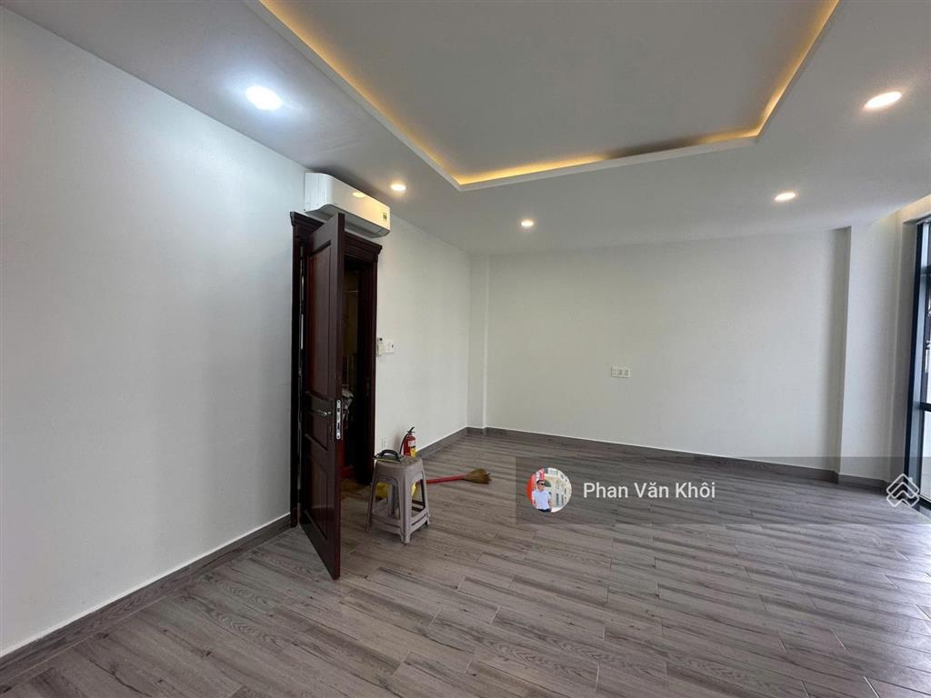 Cho thuê văn phòng tầng 2, nguyên sàn có 2 phòng  tại vạn phúc city