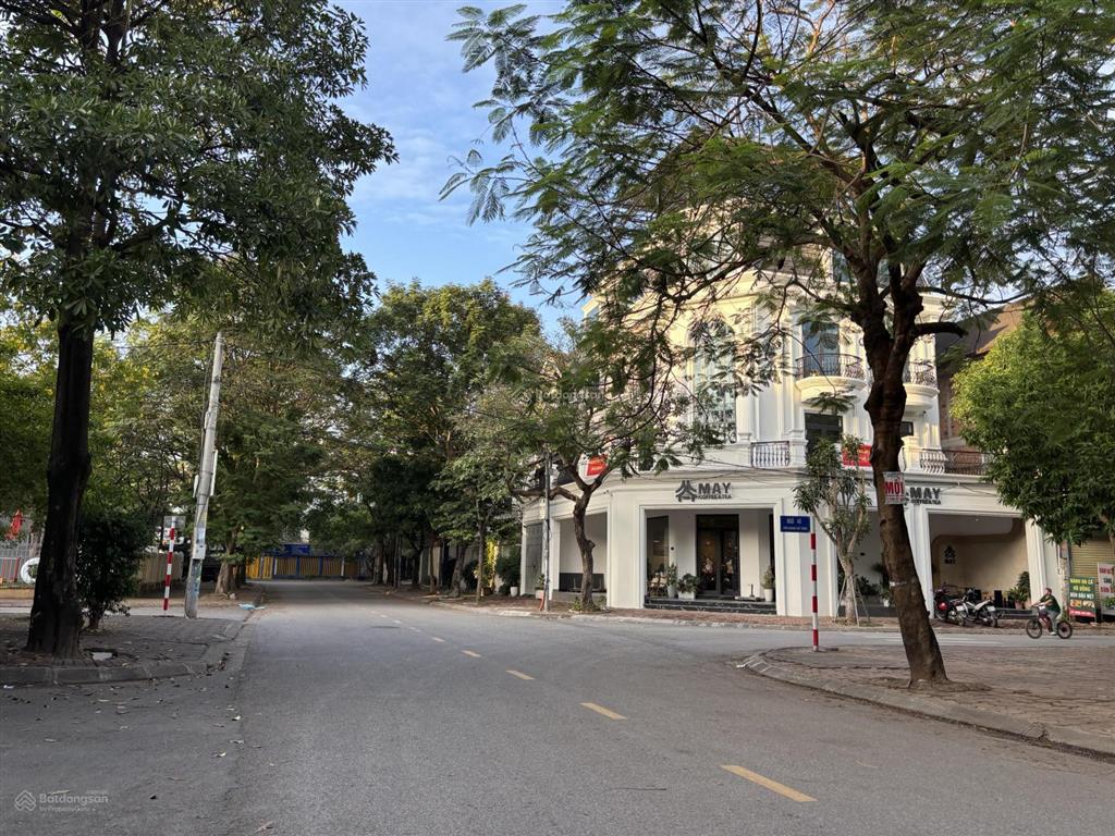 Hiếm nhà vườn 3.5 tầng khu phân lô phố chu huy mân cửa ngõ vinhomes cạnh hồ kđt sài đồng giá trị