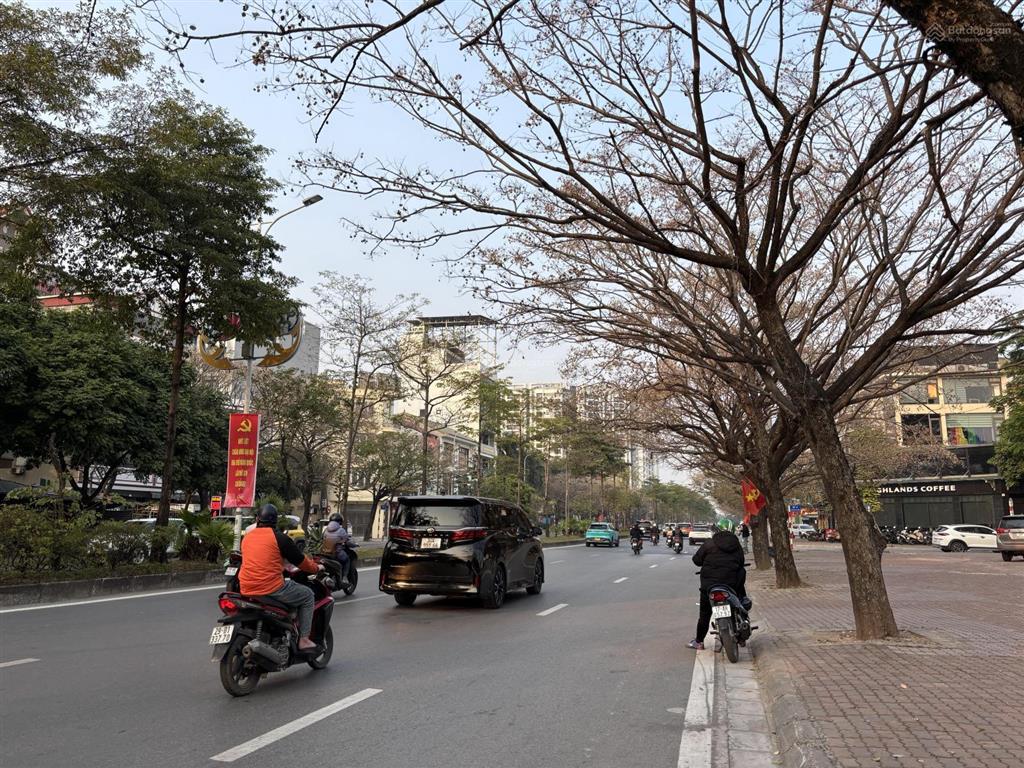 Hiếm nhà vườn 3.5 tầng khu phân lô phố chu huy mân cửa ngõ vinhomes cạnh hồ kđt sài đồng giá trị