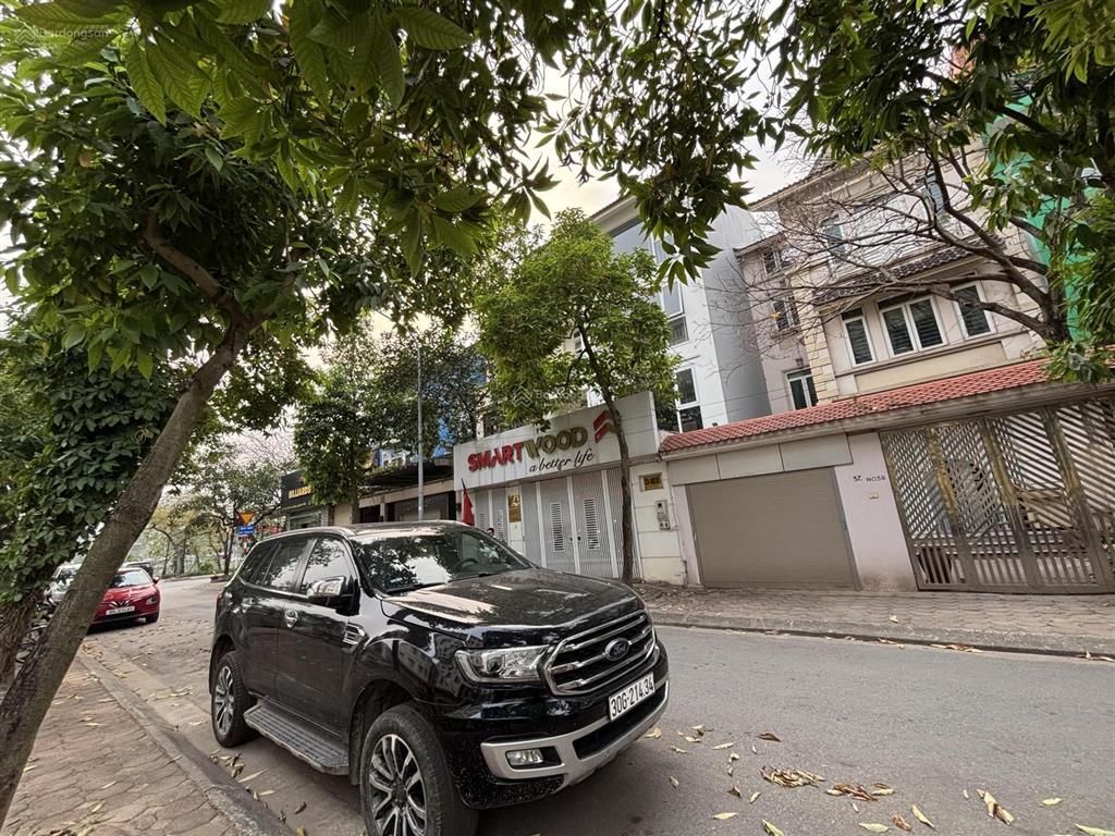 Vip  giảm giá sâu căn liền kề 3.5 tầng vị trí đẹp cạnh hồ công viên kđt sài đồng 140m² kinh doanh