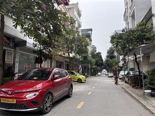 Rất hiếmlô đất phân lô căn góc 2 mặt tiền tại thạch bàn dt 90m2 giá chỉ 24 tỷ mua là thắng