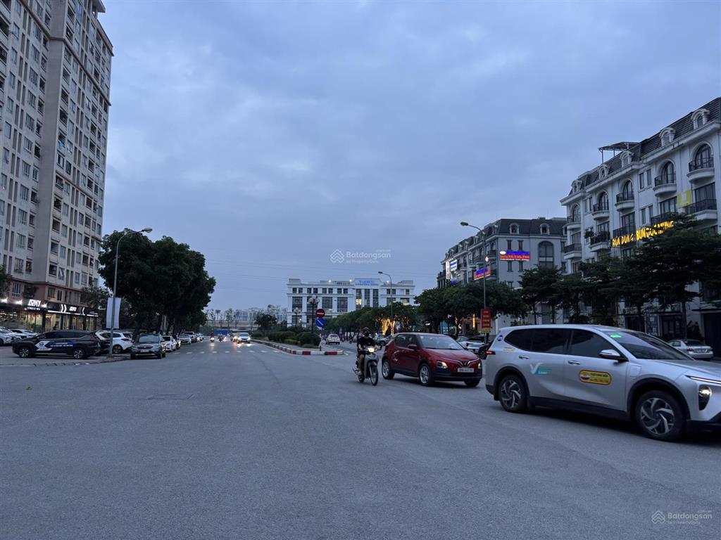 Hiếm nhà mặt phố sài đồng sầm uất giáp vinhomes giá rất tốt 85/100m2 chỉ 36 tỷ