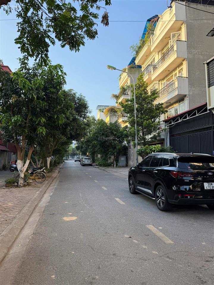 Bán căn nhà 5 tầng vị trí kinh doanh văn phòng cạnh trường cấp 3 phúc lợi khu phân lô giá cực rẻ
