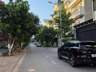 Bán căn nhà 5 tầng vị trí kinh doanh văn phòng cạnh trường cấp 3 phúc lợi khu phân lô giá cực rẻ