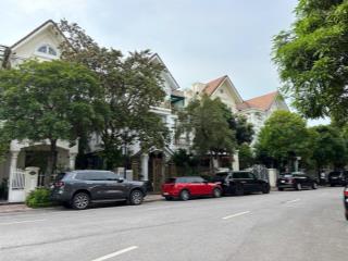 Bán căn biệt thự khu anh đào vinhomes riversdie long biên hướng mát rất đáng sống giá hợp lý