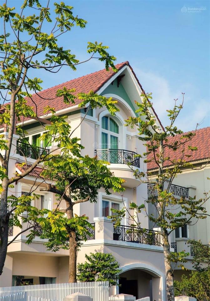 Bán căn biệt thự khu anh đào vinhomes riversdie long biên hướng mát rất đáng sống giá hợp lý