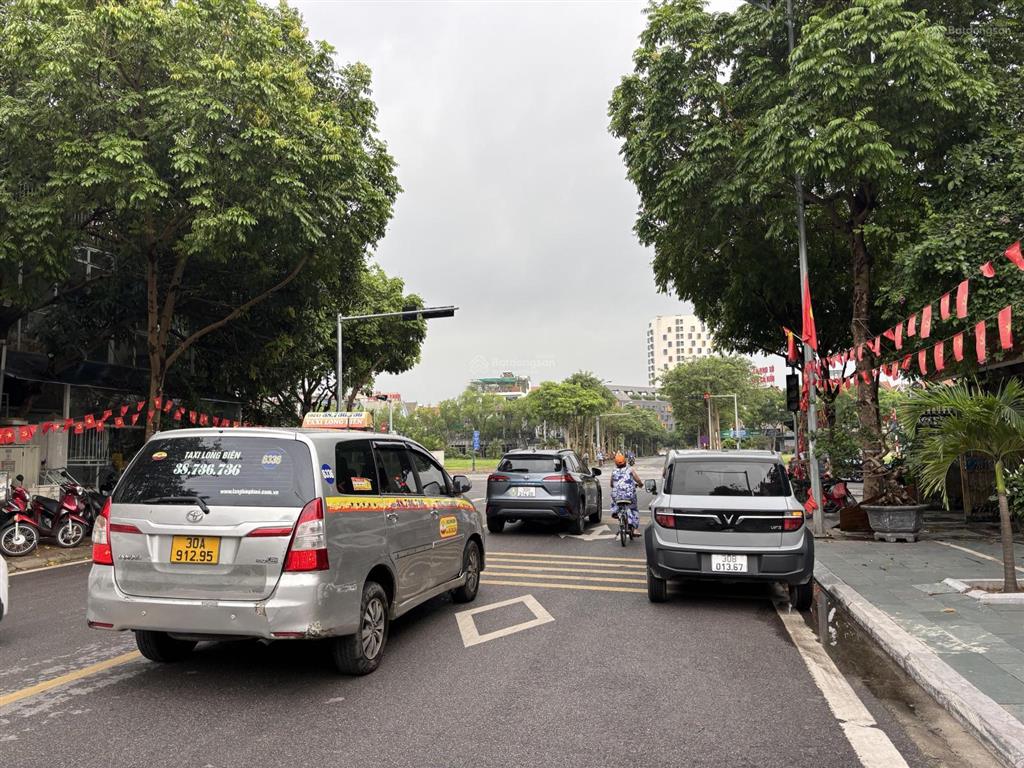Hiếm bán liền kề 4 tầng mặt phố bùi thiện ngộ kđt việt hưng kinh doanh sầm uất view thoáng giá tốt