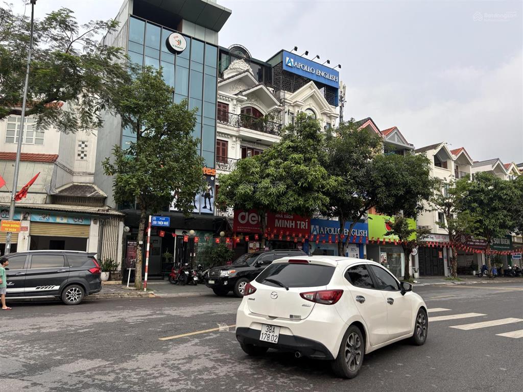 Hiếm bán liền kề 4 tầng mặt phố bùi thiện ngộ kđt việt hưng kinh doanh sầm uất view thoáng giá tốt