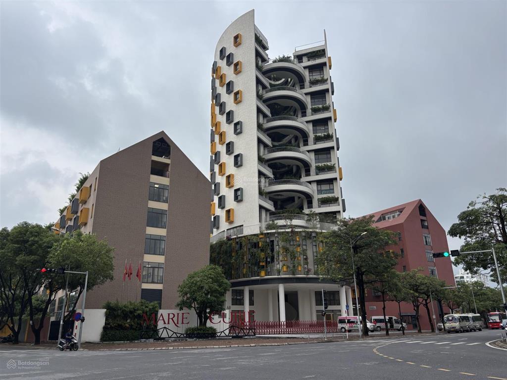 Hiếm bán căn chung cư mới tinh căn góc 3 đông nam view vinhomes 3 ngủ 2wc đẹp nhất toà valencia
