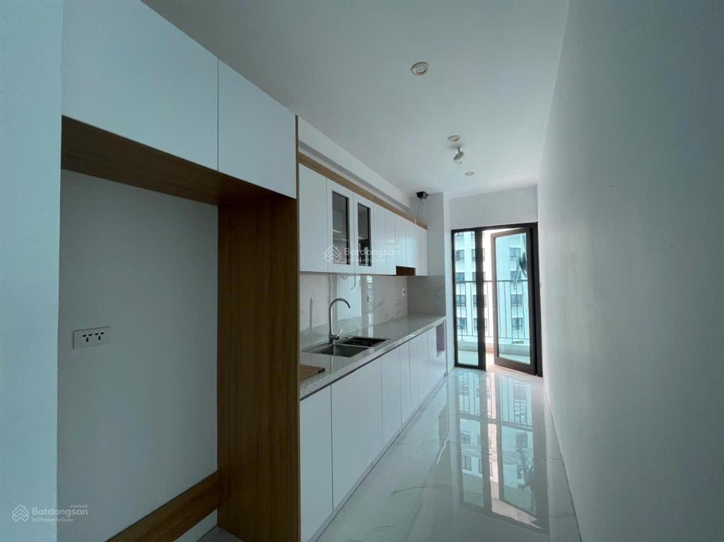 Hiếm bán căn chung cư mới tinh căn góc 3 đông nam view vinhomes 3 ngủ 2wc đẹp nhất toà valencia