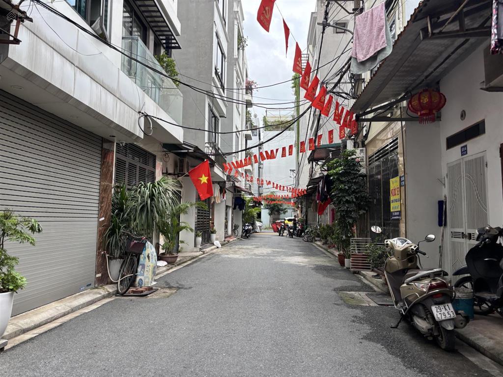 Hiếmđất phân lô cạnh aeon mall và sân gofl long biên 35m2 ô tô tránh chỉ 8.8 tỷ rất khuôn tiền