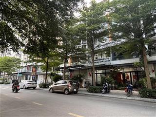 Bán nhà 5.5 tầng thang máy mặt phố đức giang lại mặt vườn hoa 93.5m2 chỉ 26.5 tỷ giá cực tốt