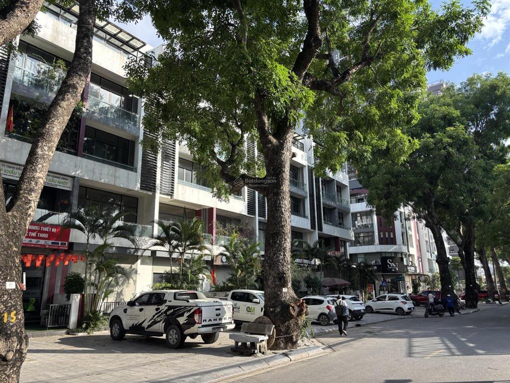 Bán nhà 5.5 tầng thang máy mặt phố đức giang lại mặt vườn hoa 93.5m2 chỉ 26.5 tỷ giá cực tốt