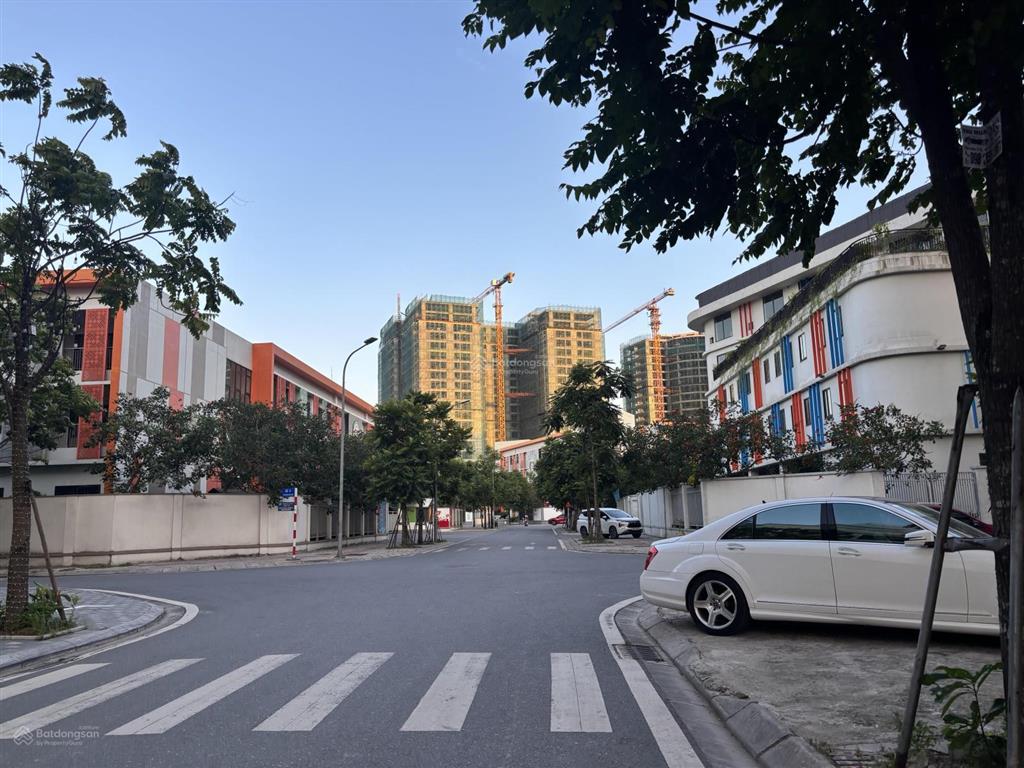 Bán mảnh đất đẹp ô tô vào ngõ thông ,đi 10m ra mặt phố nguyễn lam 84m2 hướng đông nam chỉ 14.5 tỷ