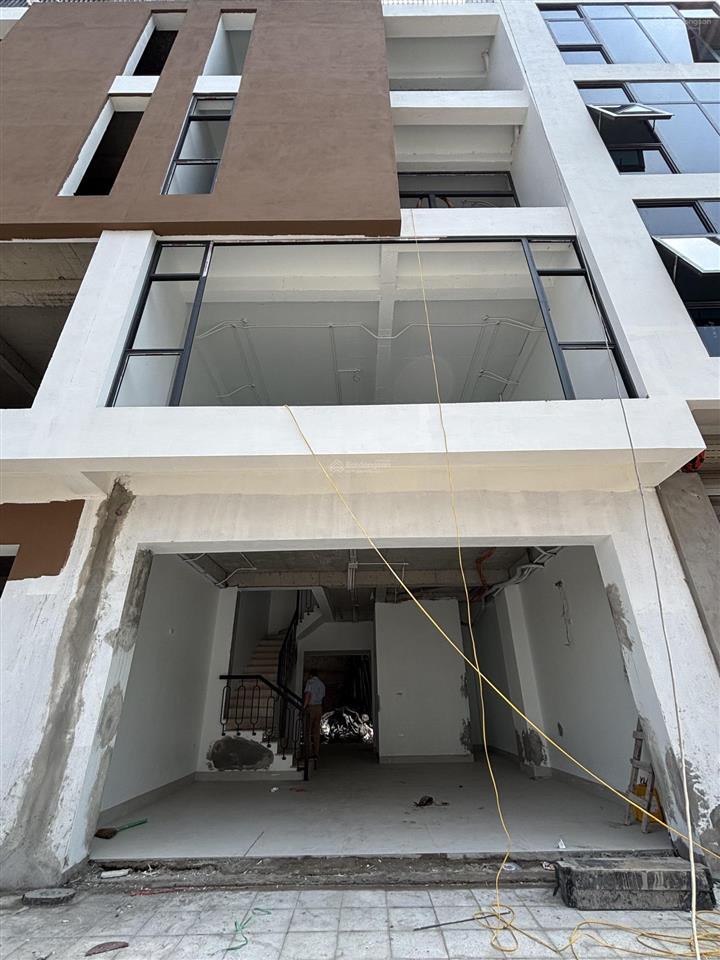 Bán căn liền kề 5 tầng thang máy full đồ mới tinh khu phân lô phố lạc trung 80m2(5x16m) giá tốt