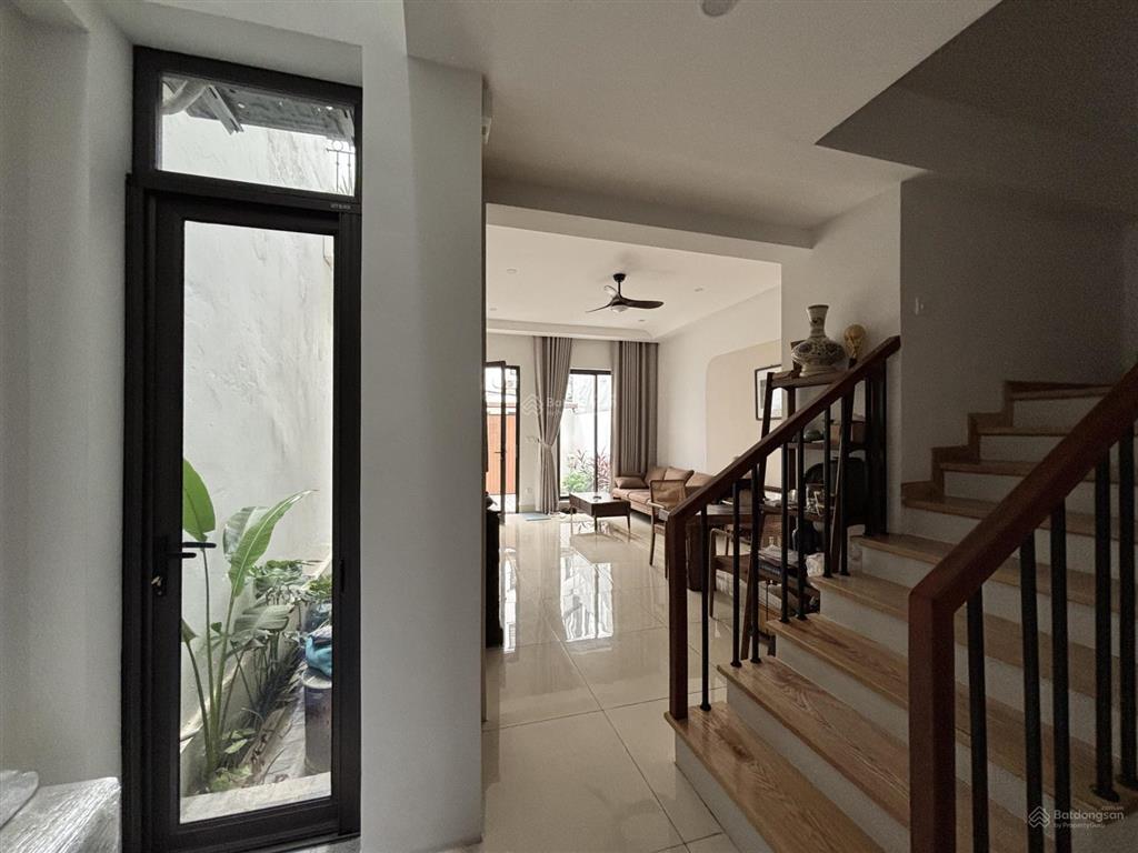 Hiếmbán căn nhà 4 tầng xây mẫu nhà vườn khu phân lô cạnh hồ công viên kđt sài đồng sát vinhomes