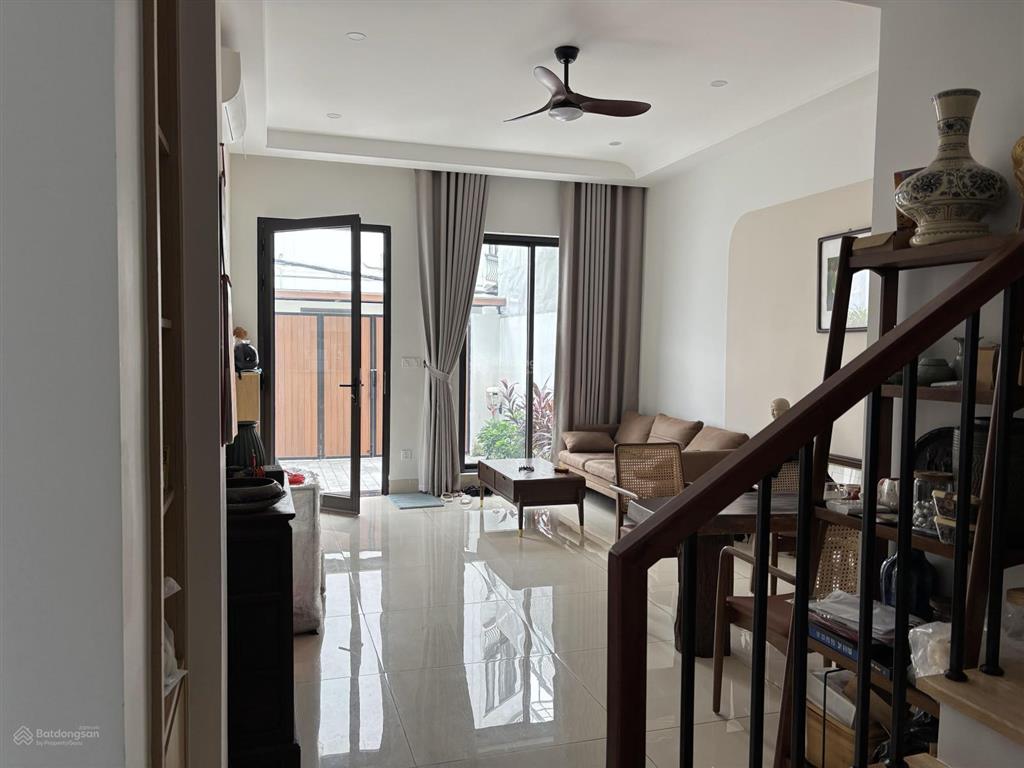 Hiếmbán căn nhà 4 tầng xây mẫu nhà vườn khu phân lô cạnh hồ công viên kđt sài đồng sát vinhomes