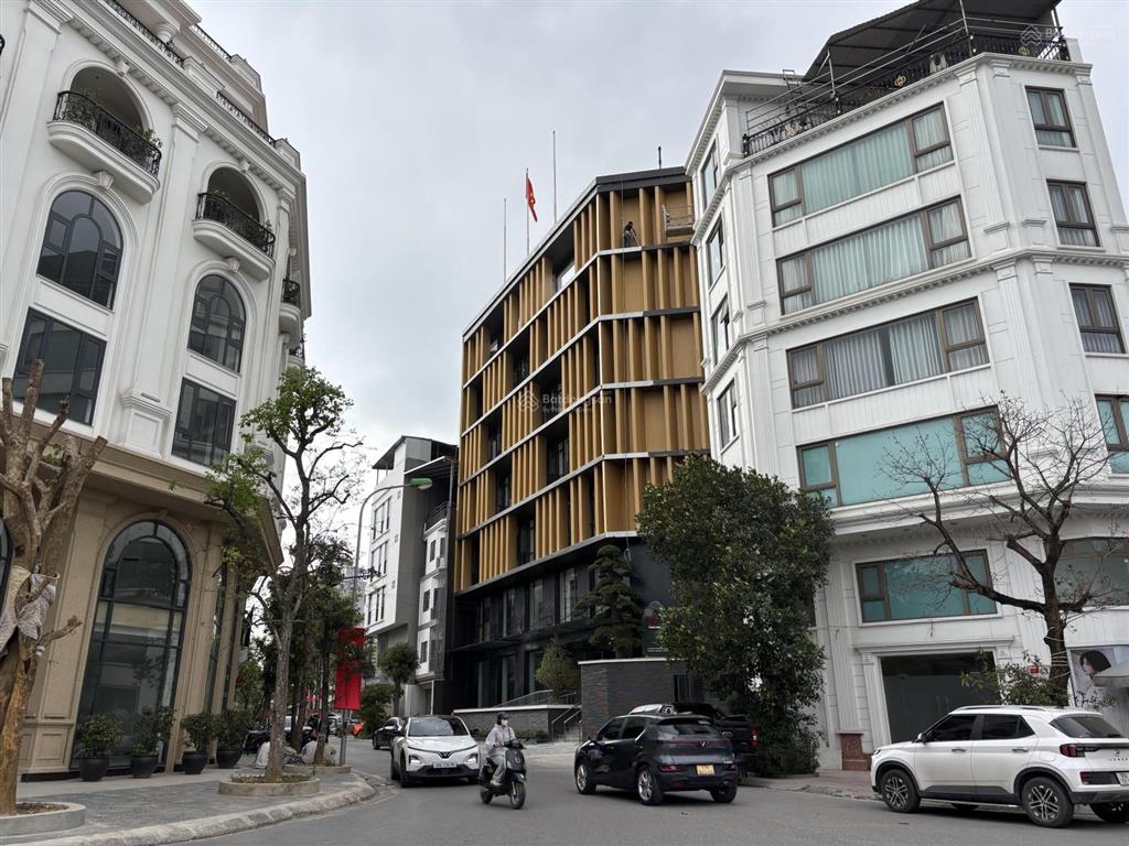 Bán mảnh đất phân lô mặt vườn hoa ngay ngã tư thạch bàn cổ linh gần aeon mall 100m2 mặt tiền 7m