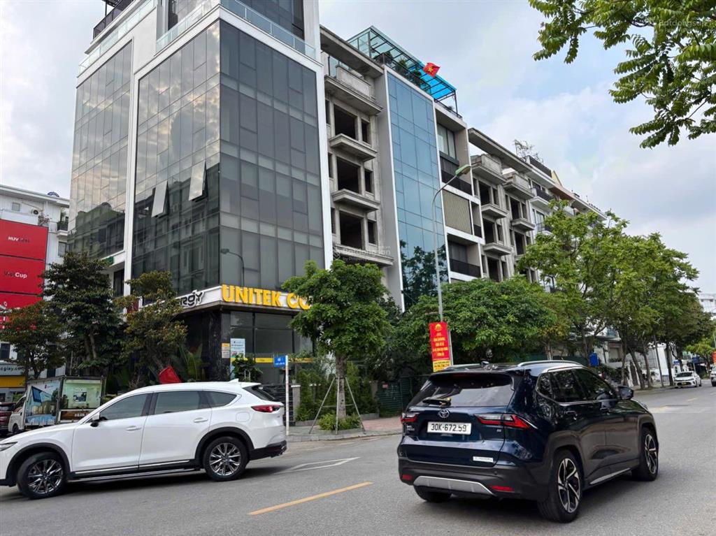 Vipbán toà nhà 6 tầng lô góc 3 mặt đường to mặt phố lâm hạ mặt hồ view sân gofl 260m2 giá tốt